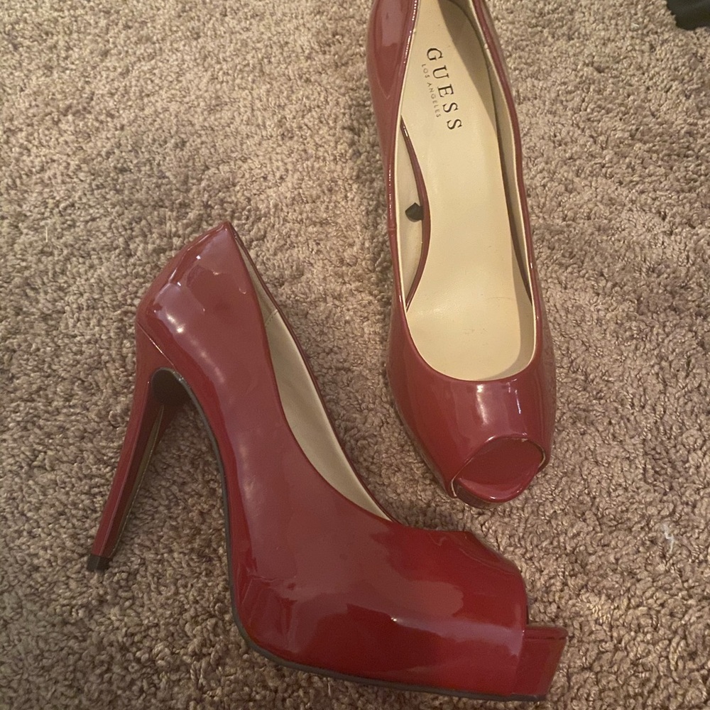 Guess Red Pumps